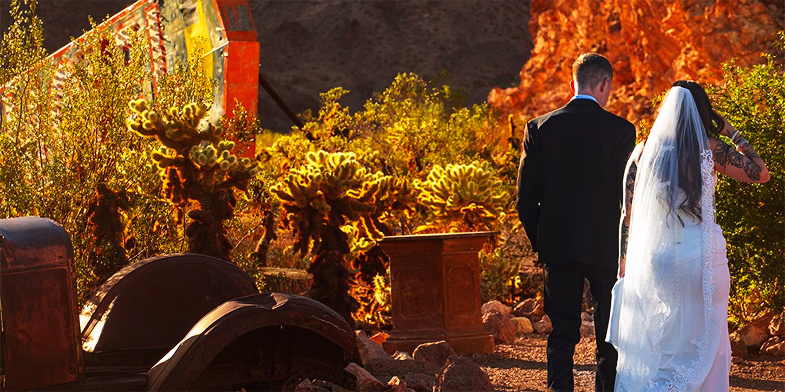 Las Vegas Weddings — LVWC.com pioneering desert elopements and helicopter weddings since 1998